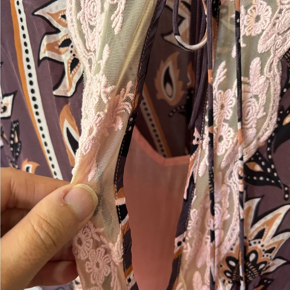 Farm Rio Glam Tapestry Laces Short-Sleeve Maxi Dress - Picture 15 of 16